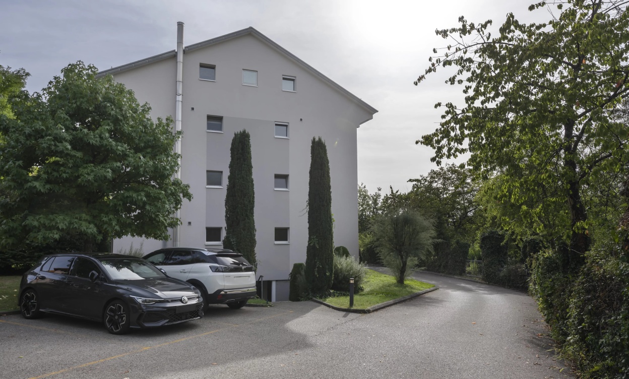 Appartement de 4.5 pièces occupant un étage complet à Saint-Sulpice image