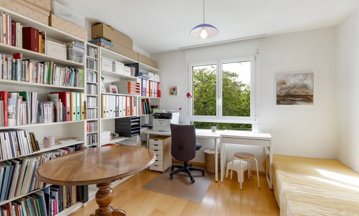 Appartement de 4.5 pièces occupant un étage complet à Saint-Sulpice image