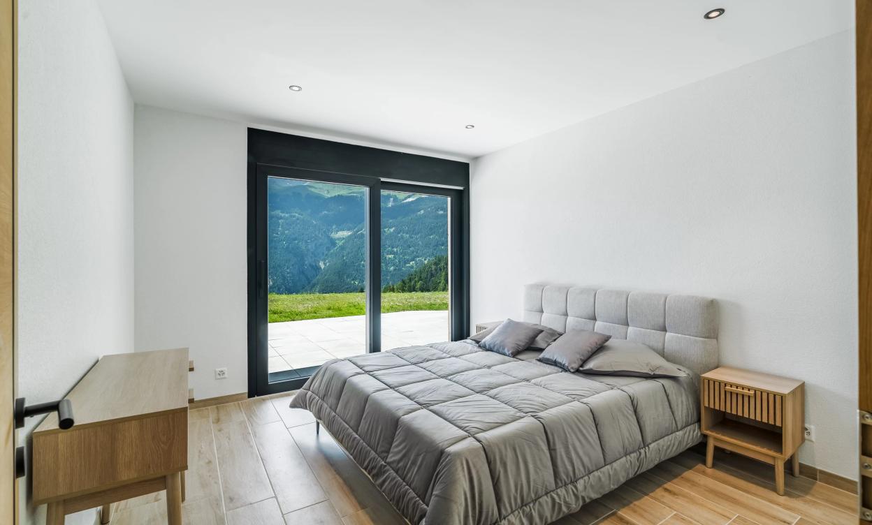 Chalet neuf à Crans-Montana avec vue panoramique image