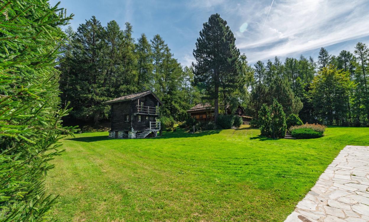 Chalet d’exception à deux pas du Golf de Crans-Montana image