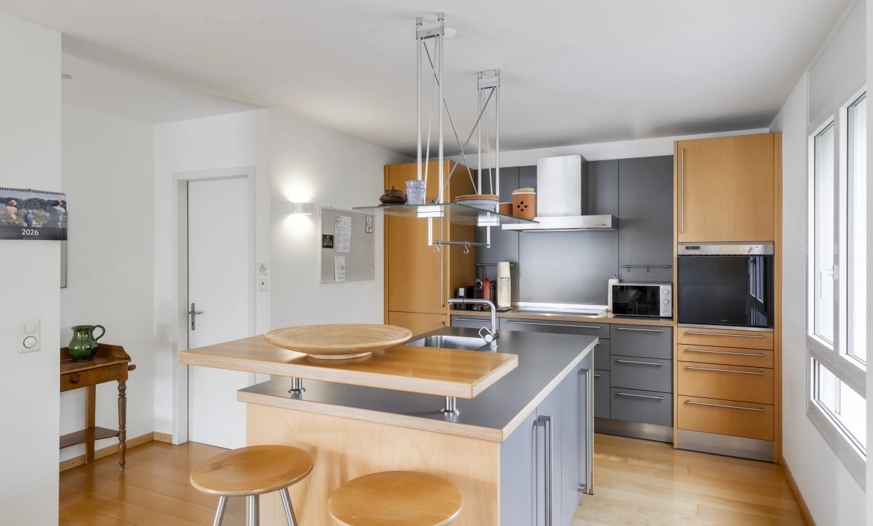 Appartement de 4.5 pièces occupant un étage complet à Saint-Sulpice image