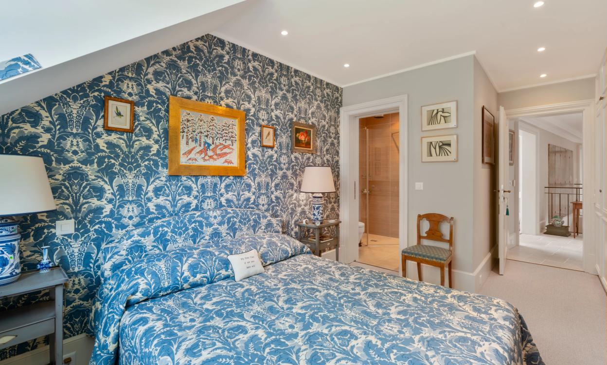 Une villa de maître au bord du Léman – prestige, volumes et lumière image