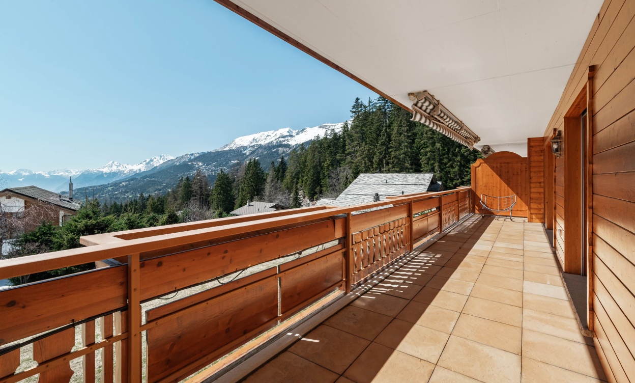 Appartement lumineux avec vue panoramique sur les Alpes et la plaine du Rhône image