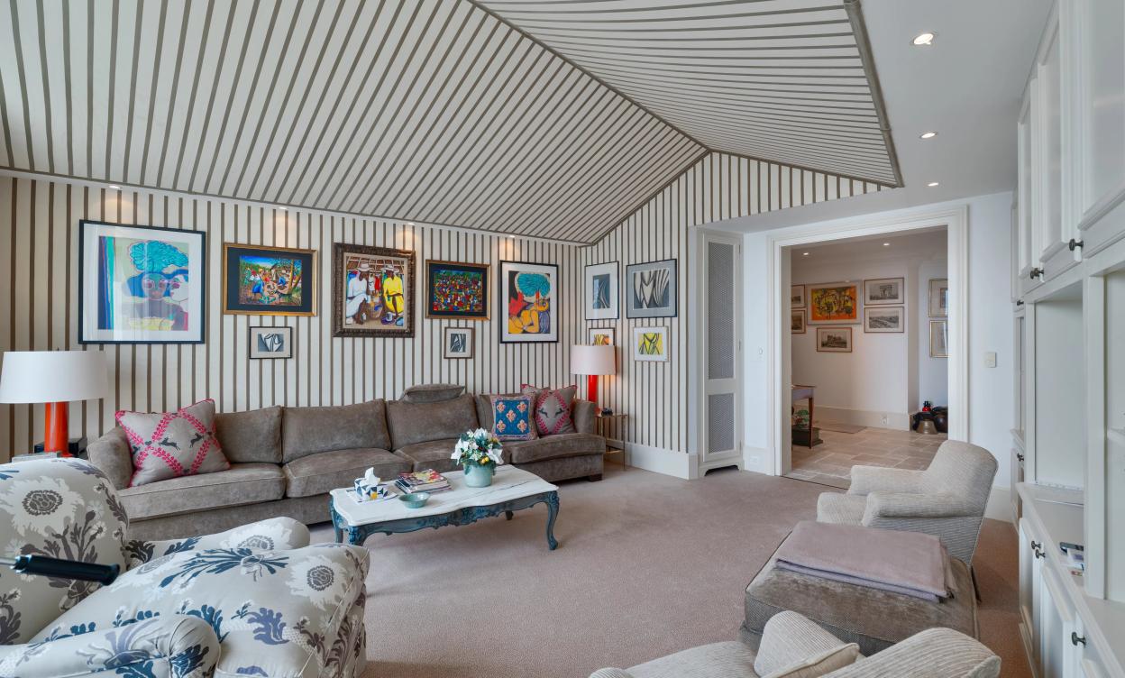 Une villa de maître au bord du Léman – prestige, volumes et lumière image