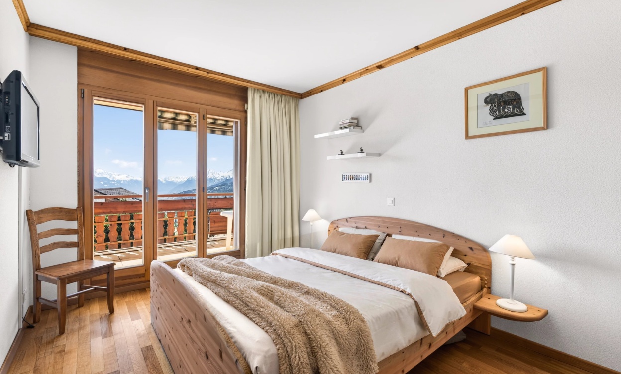 Appartement lumineux avec vue panoramique sur les Alpes et la plaine du Rhône image