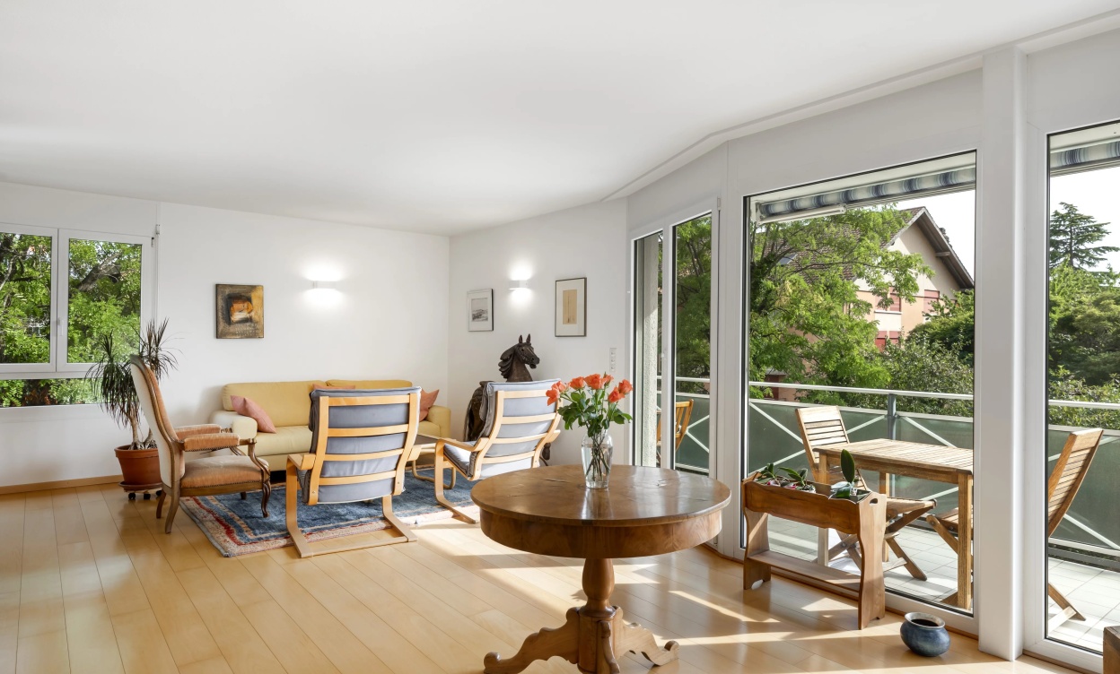 Appartement de 4.5 pièces occupant un étage complet à Saint-Sulpice image