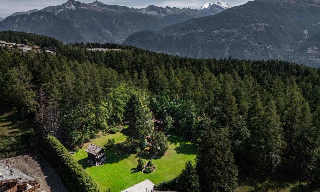 Chalet d’exception à deux pas du Golf de Crans-Montana image