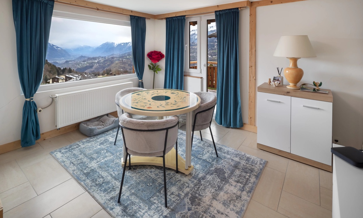 Chalet à Lens avec vue imprenable sur la vallée image