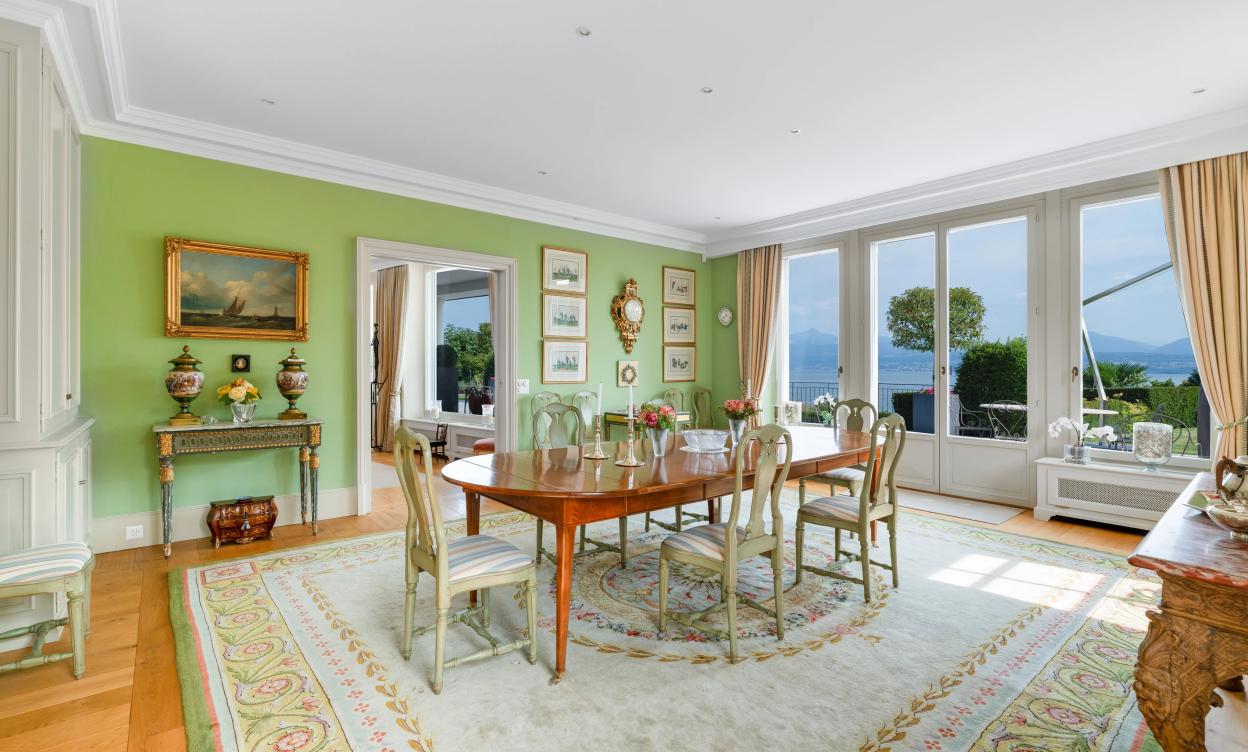 Une villa de maître au bord du Léman – prestige, volumes et lumière image
