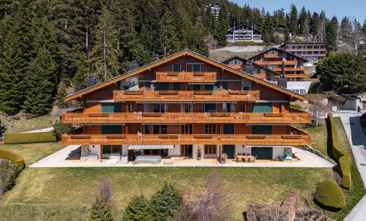 Appartement lumineux avec vue panoramique sur les Alpes et la plaine du Rhône image