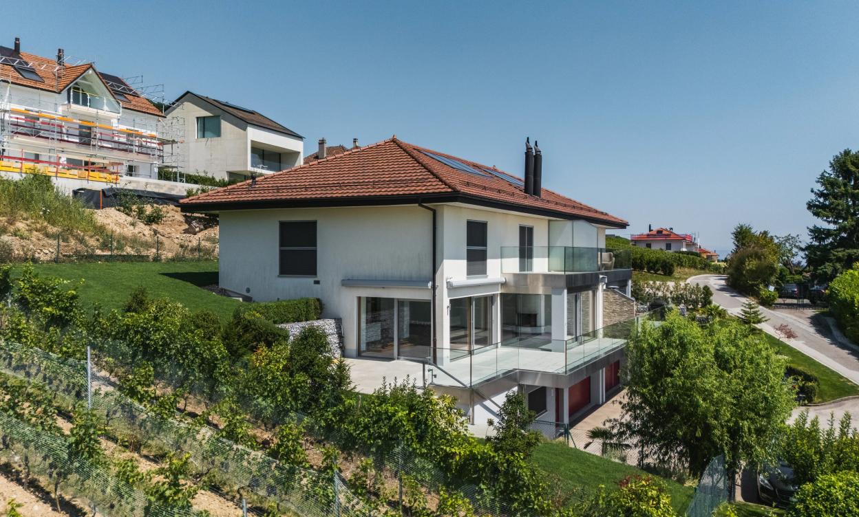 Villa d'Exception avec Vue sur le Lac image