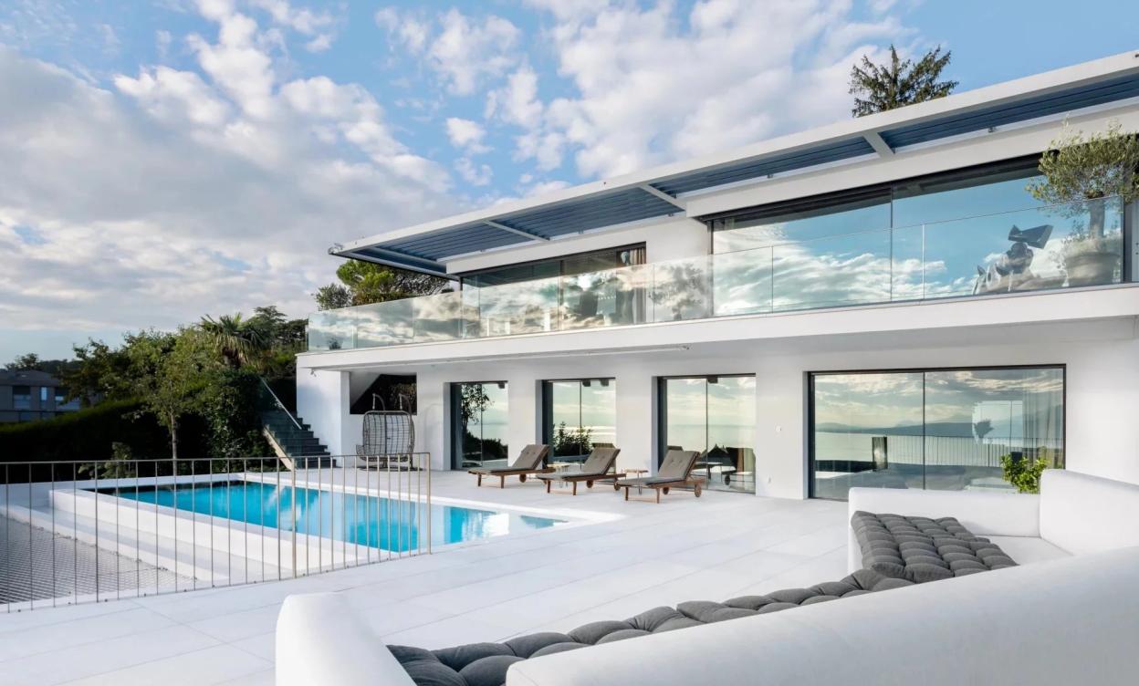 Villa contemporaine avec vue d'exception image