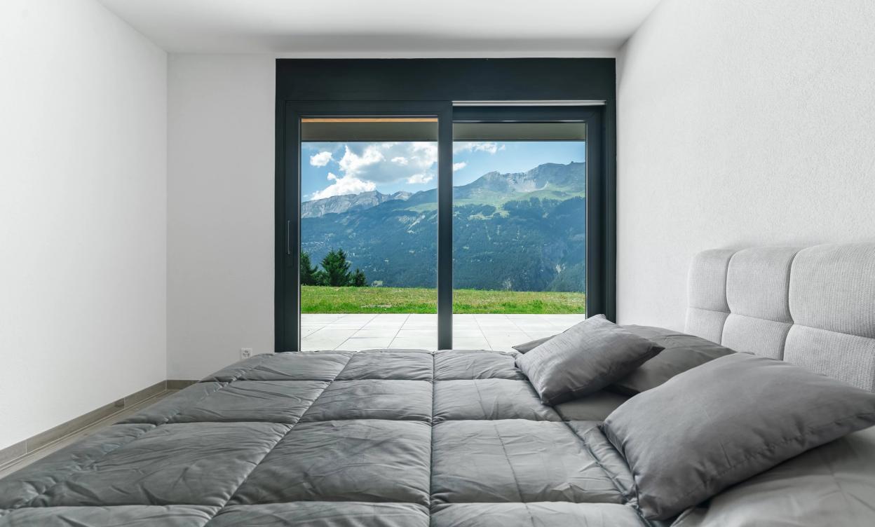 Chalet neuf à Crans-Montana avec vue panoramique image