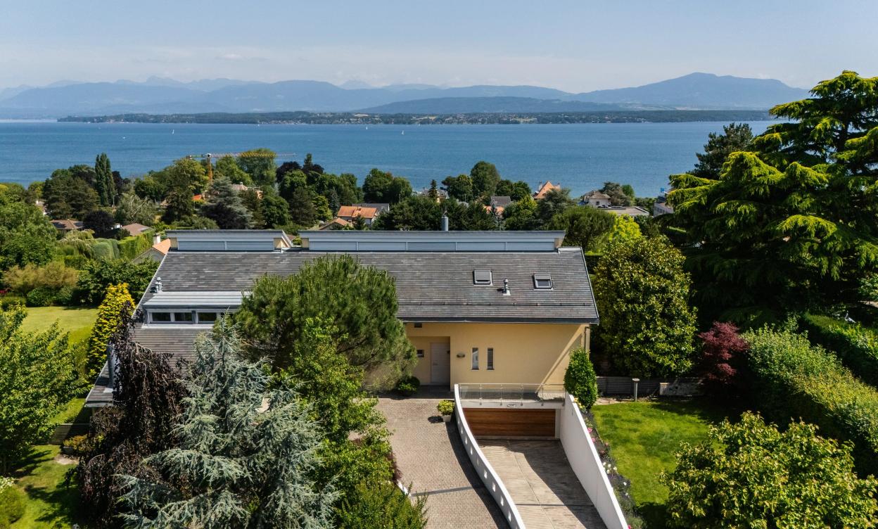Propriété de charme avec vue imprenable sur le Léman et les Alpes image