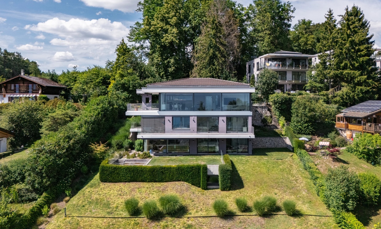 Villa contemporaine d'exception avec vue panoramique sur le lac Léman et les Alpes image