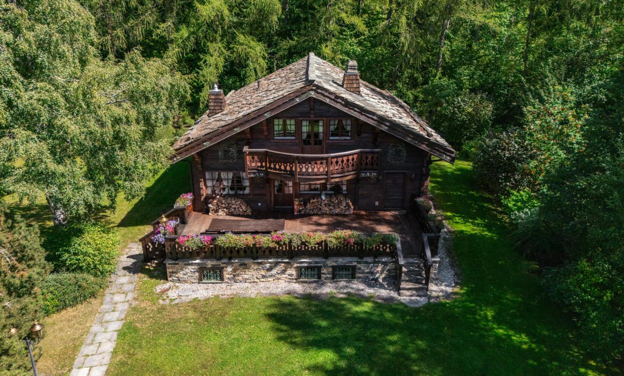 Chalet d’exception à deux pas du Golf de Crans-Montana image