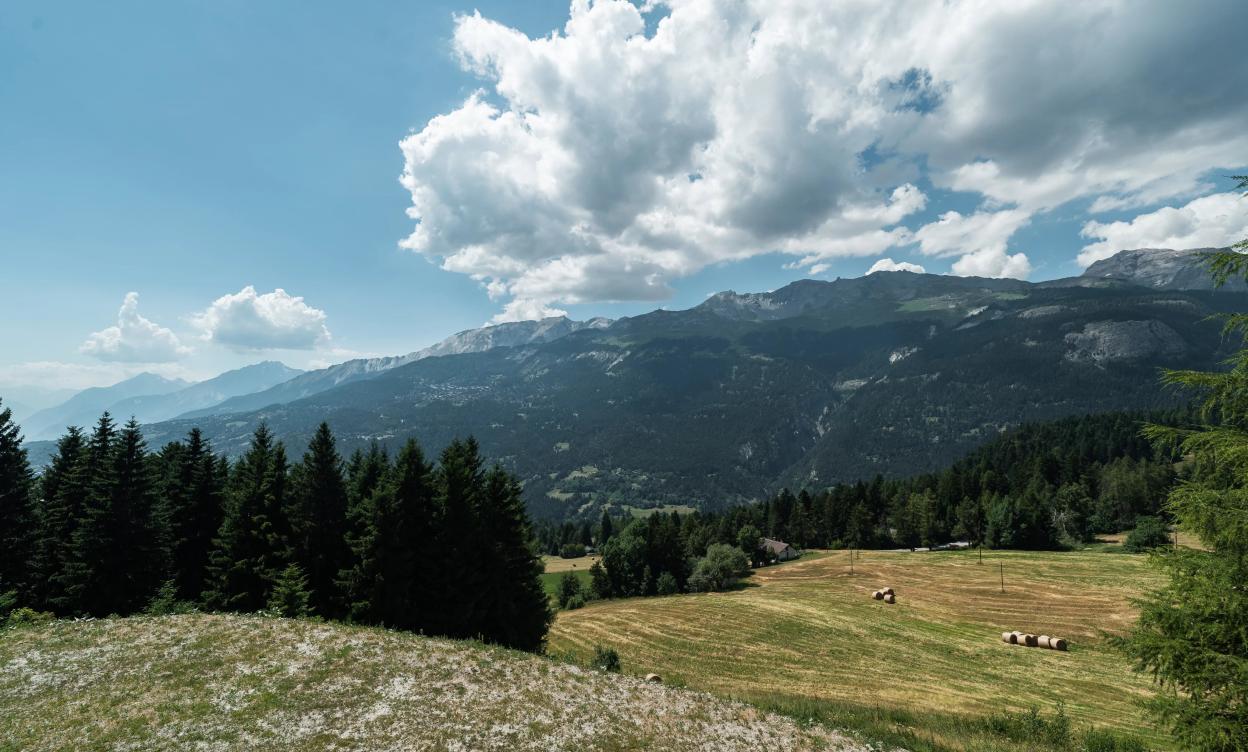 Chalet neuf à Crans-Montana avec vue panoramique image