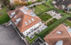 Élégante villa jumelle avec vue panoramique sur le lac et les Alpes image