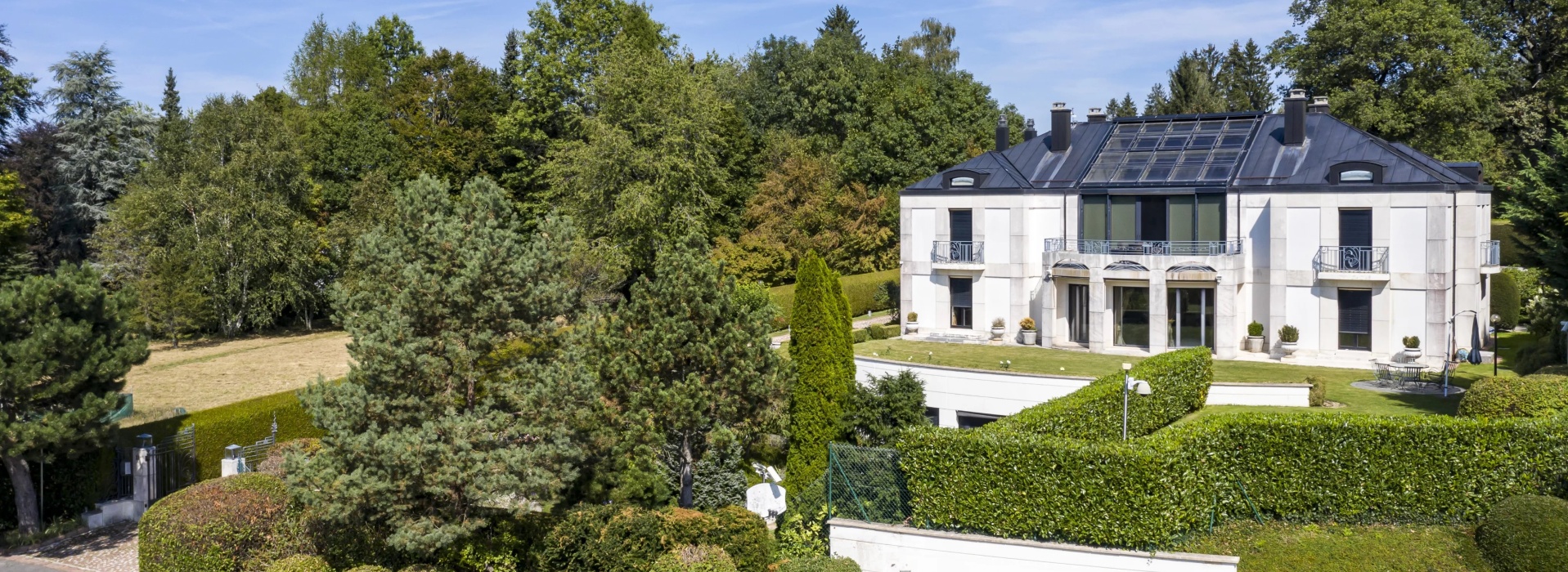 Un Joyau d'Élégance et d'Exclusivité avoisinant le Golf de Lausanne image