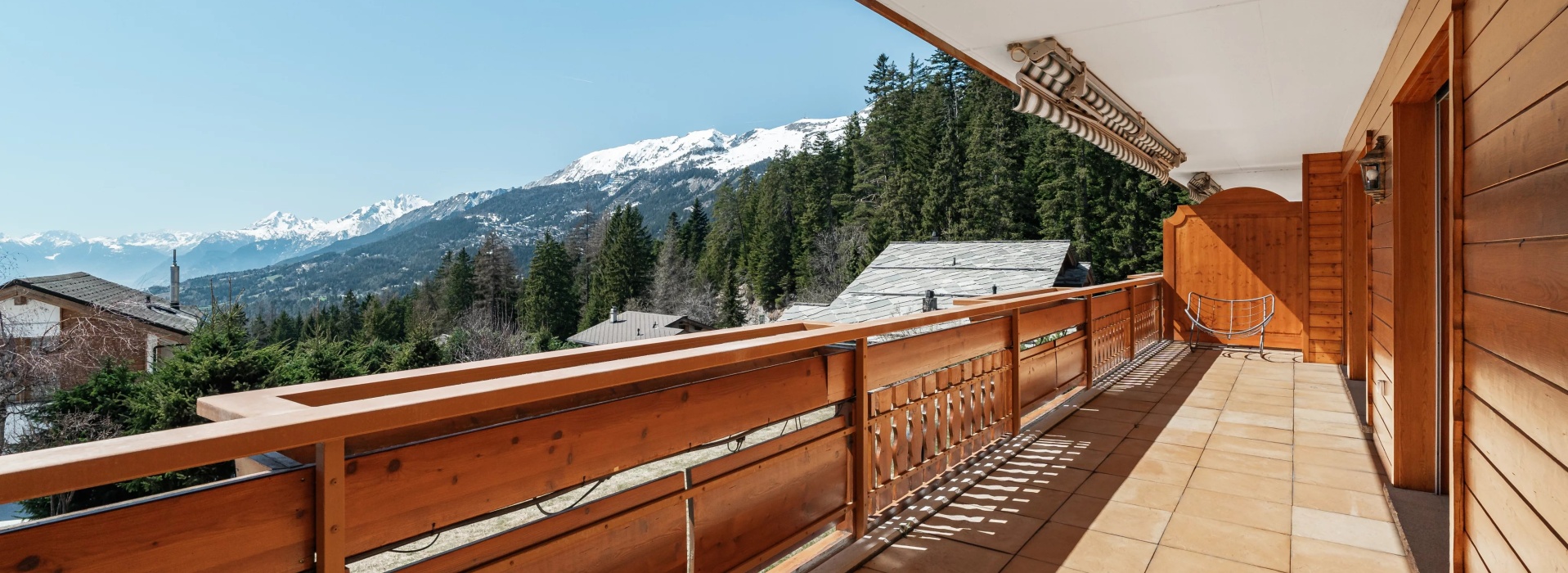 Appartement lumineux avec vue panoramique sur les Alpes et la plaine du Rhône image