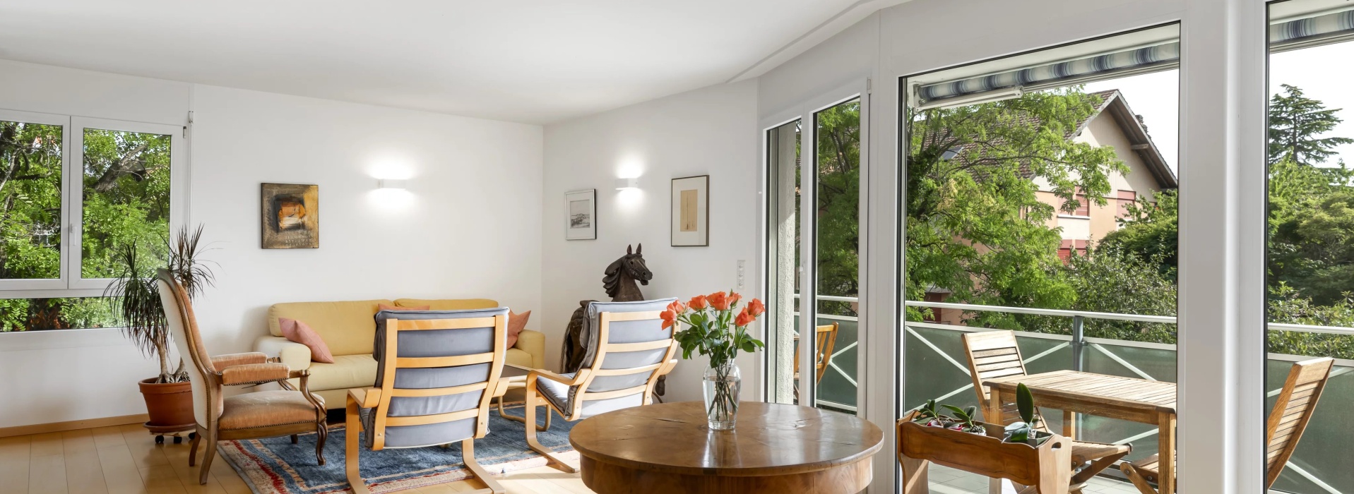 Appartement de 4.5 pièces occupant un étage complet à Saint-Sulpice image