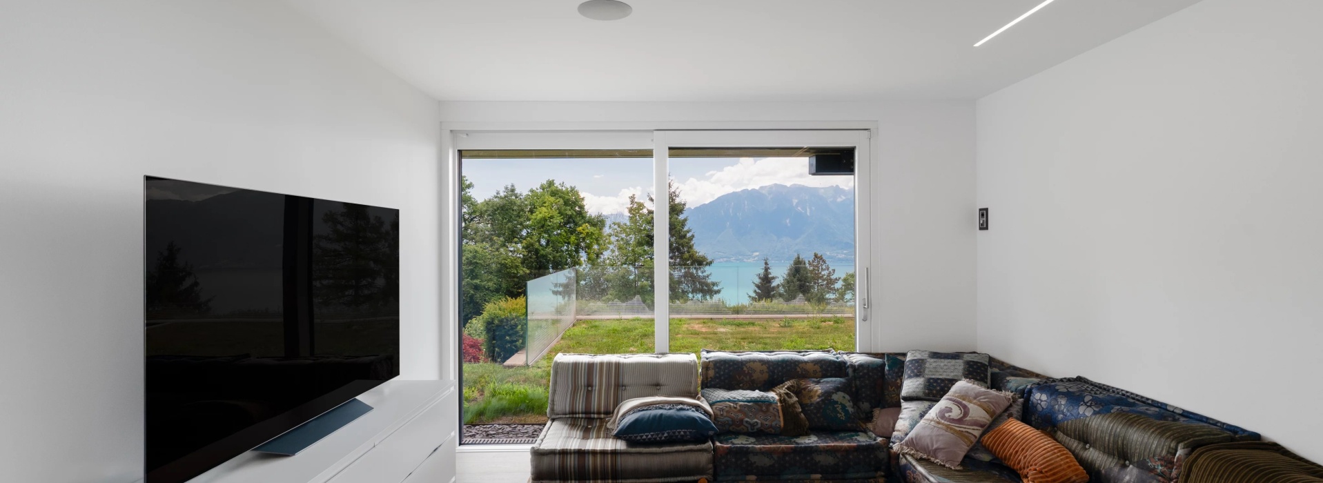 Villa contemporaine d'exception avec vue panoramique sur le lac Léman et les Alpes image