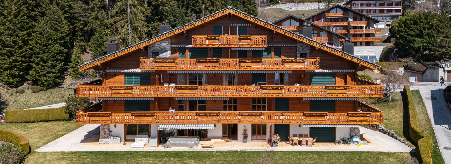 Appartement lumineux avec vue panoramique sur les Alpes et la plaine du Rhône image