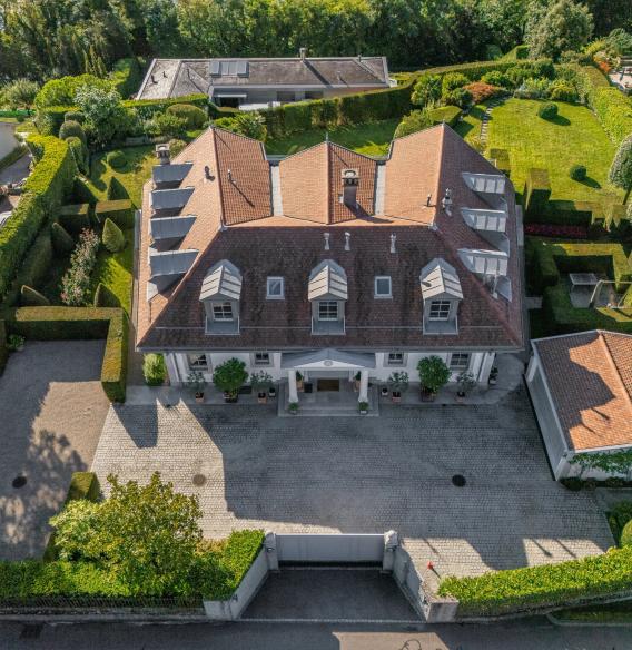 Une villa de maître sur les rives du Léman – prestige, volumes et lumière