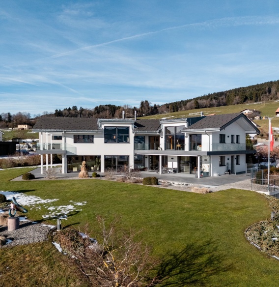 Demeure de prestige avec panorama ouvert sur la Gruyère