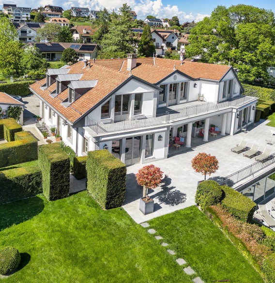 Une villa de maître sur les rives du Léman – prestige, volumes et lumière